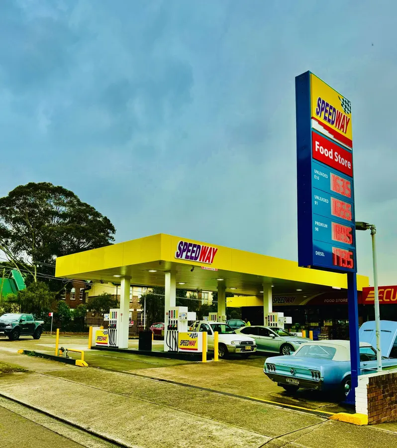 Welcome to Speedway Auburn Road: Your New Pitstop